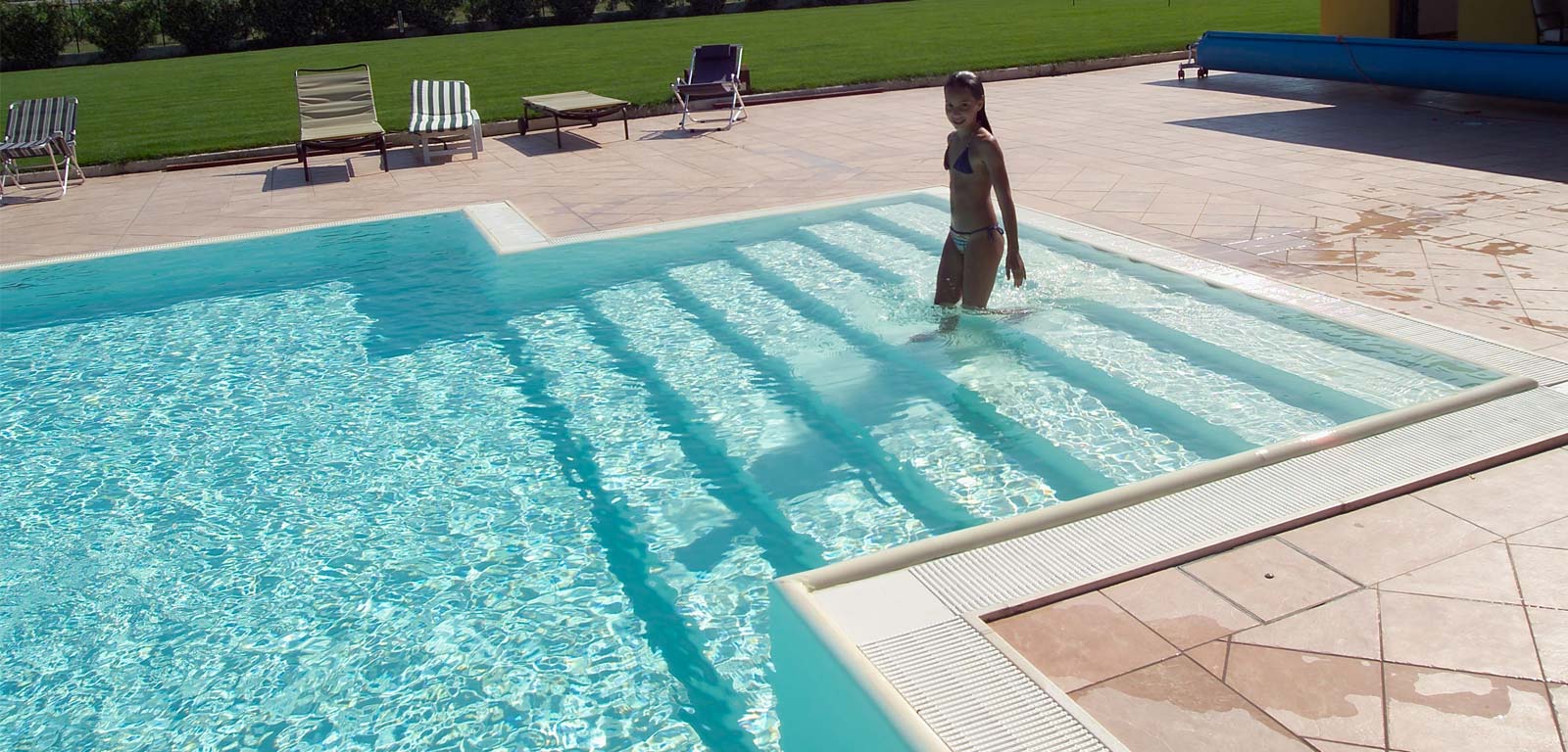 Scala prefabbricata in acciaio lattanzi e silenzilattanzi e silenzi Piscine a sfioro prefabbricate
